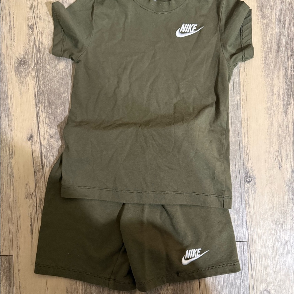 Nike Olive Green 6T boys set